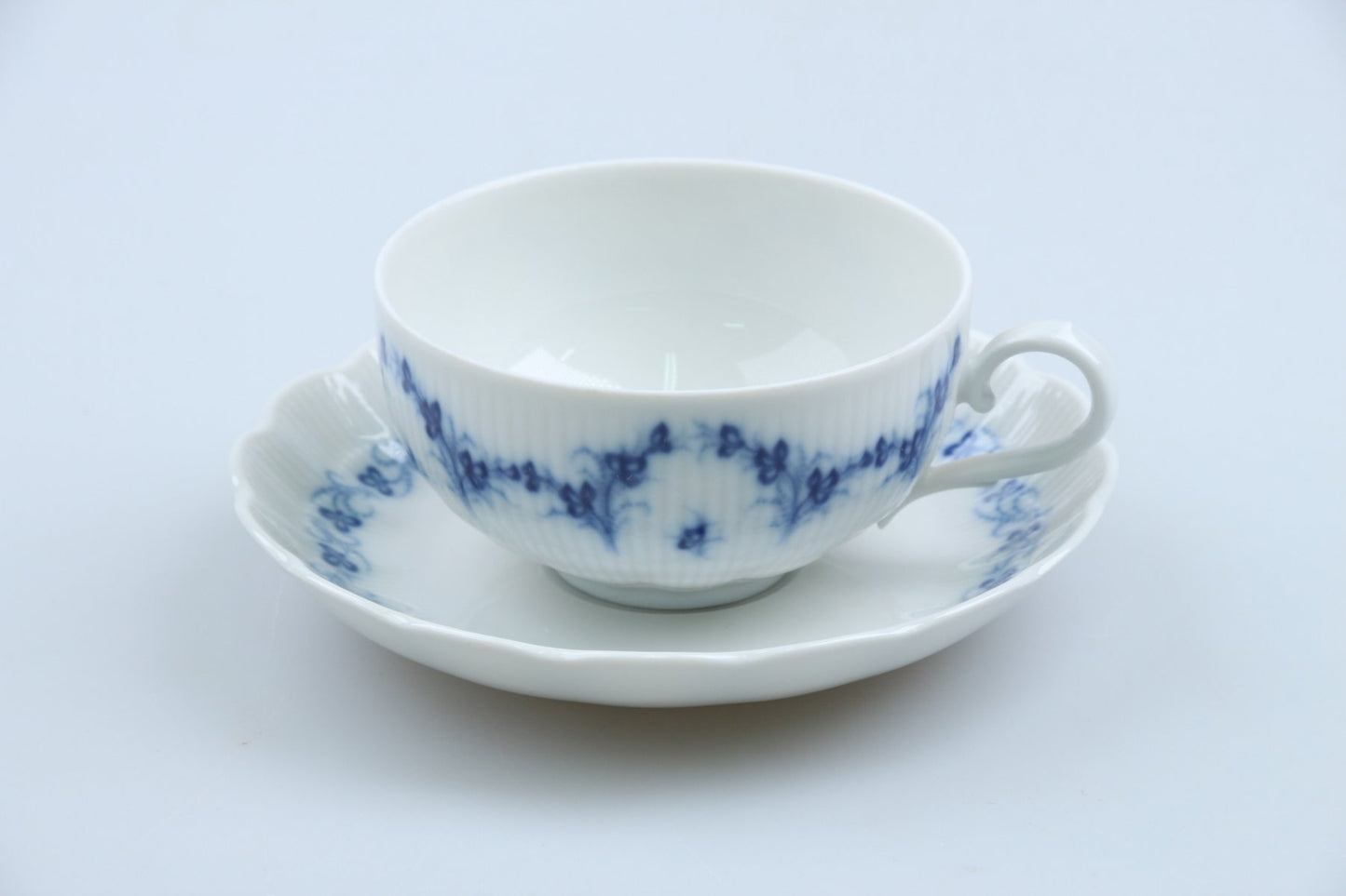 Teetasse mit Untere klein