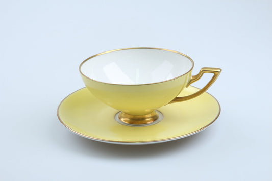 Teetasse mit Untere gelb
